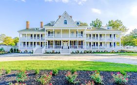 Historic Kent Manor Inn